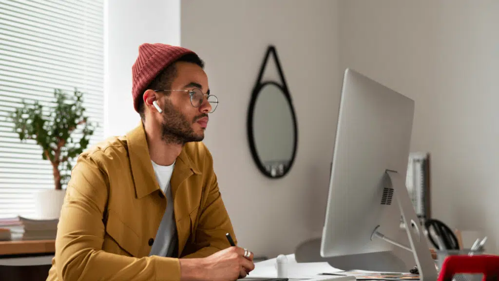Copywriter Job Opportunity at Hire Resolve